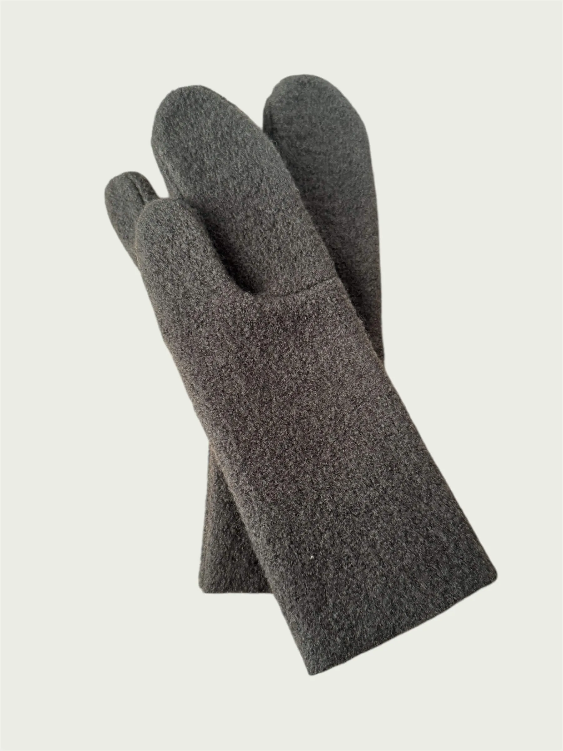 Boiled Wool Tabi Gloves In Moss Green